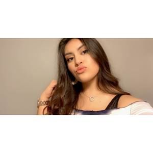 Meet your Posher, Estefania